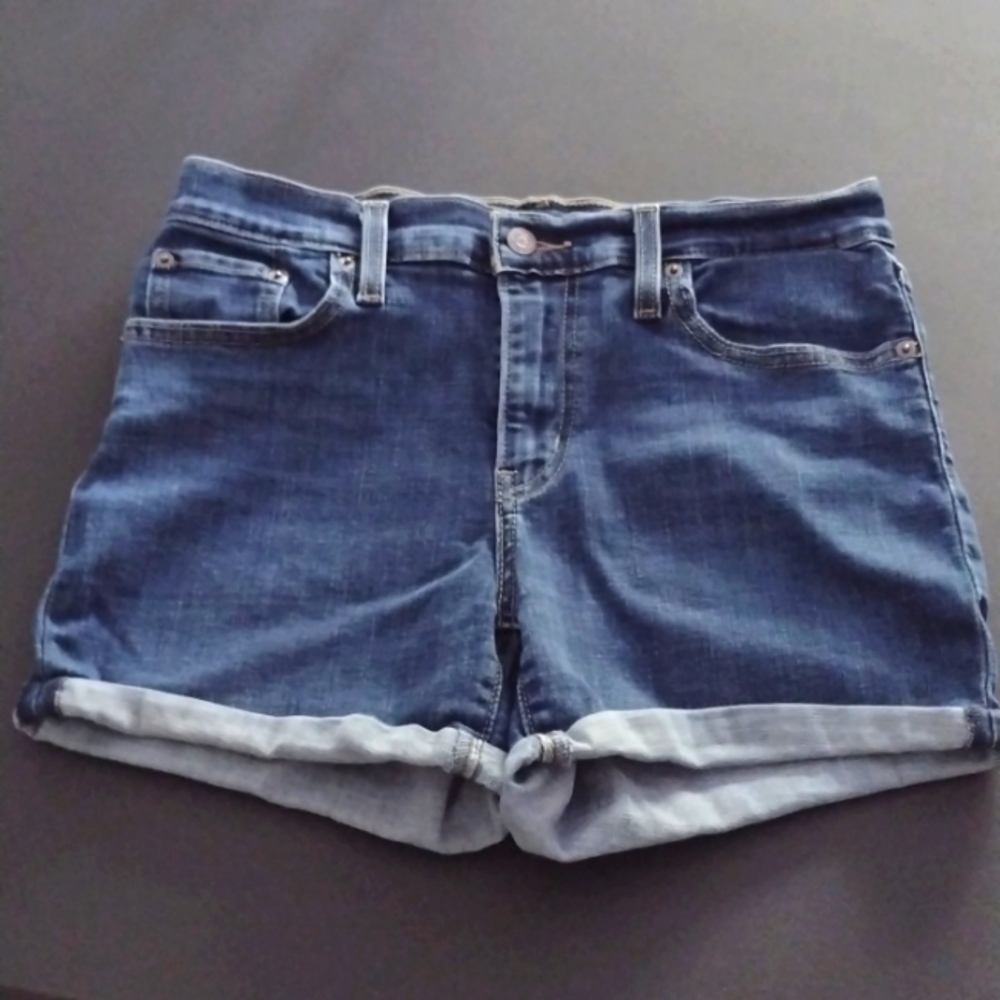 Levi's mid length shorts